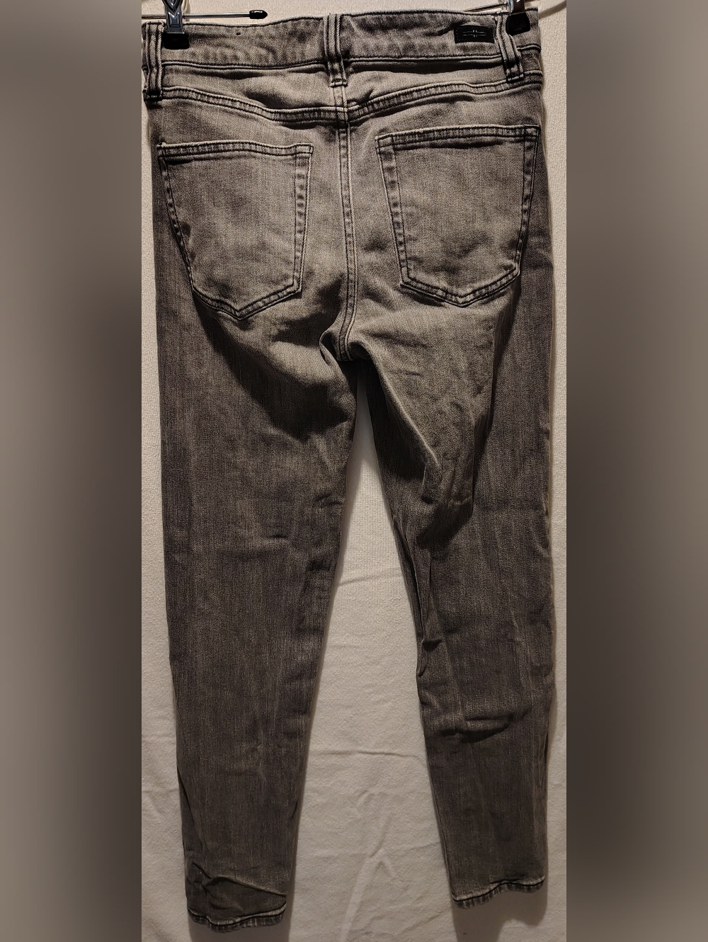 Liverpool Los Angeles The Girlfriend Exposition Gray Distressed Jeans Size 2/26 - Picture 5 of 12